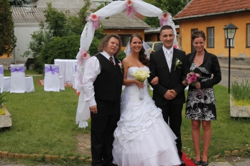 Esküvői ceremóniamester- Kispál Gábor, a fiatalos és lendületes esküvők ceremóniamestere, 